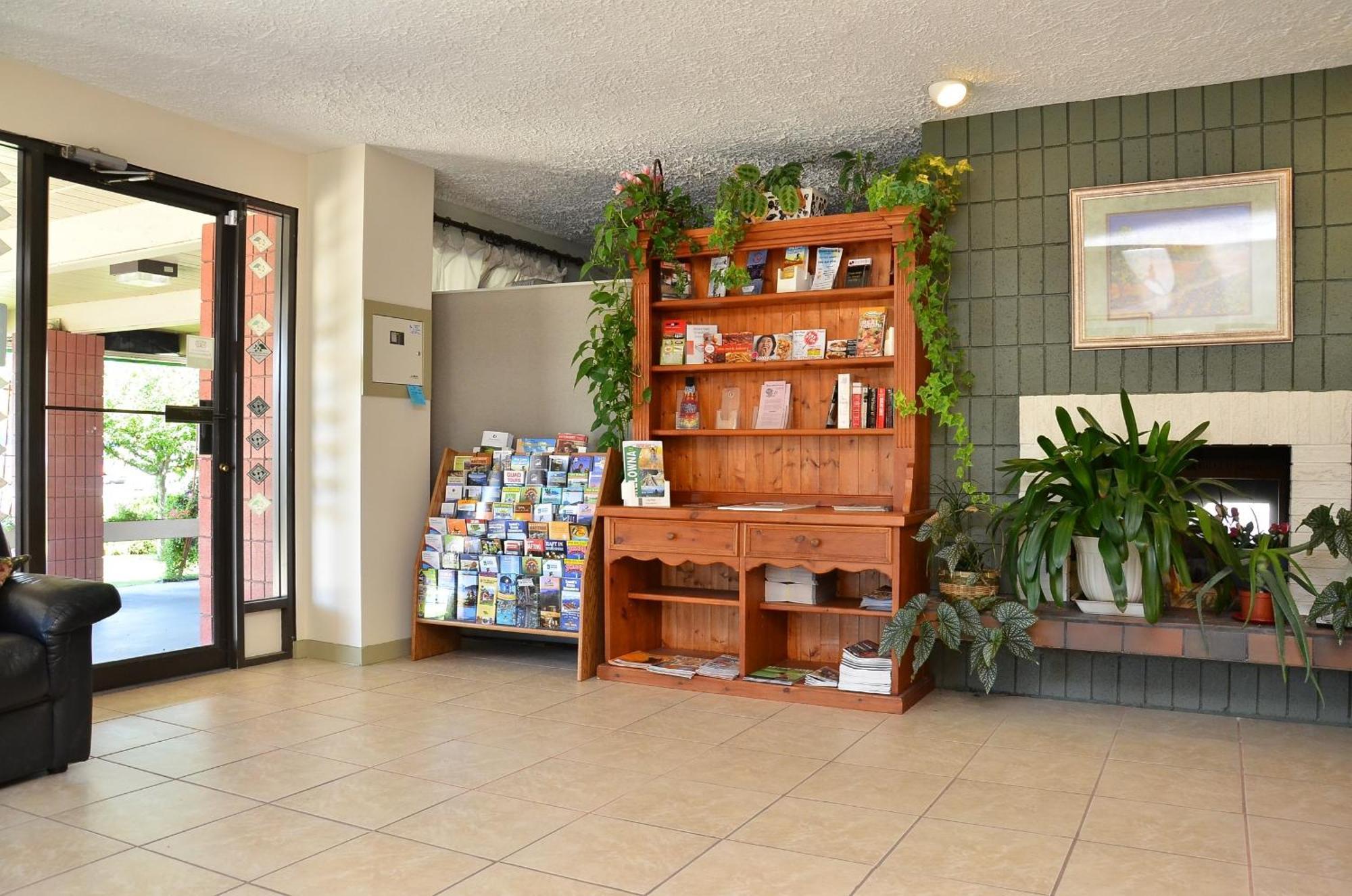 Canadas Best Value Inn Kelowna Kültér fotó