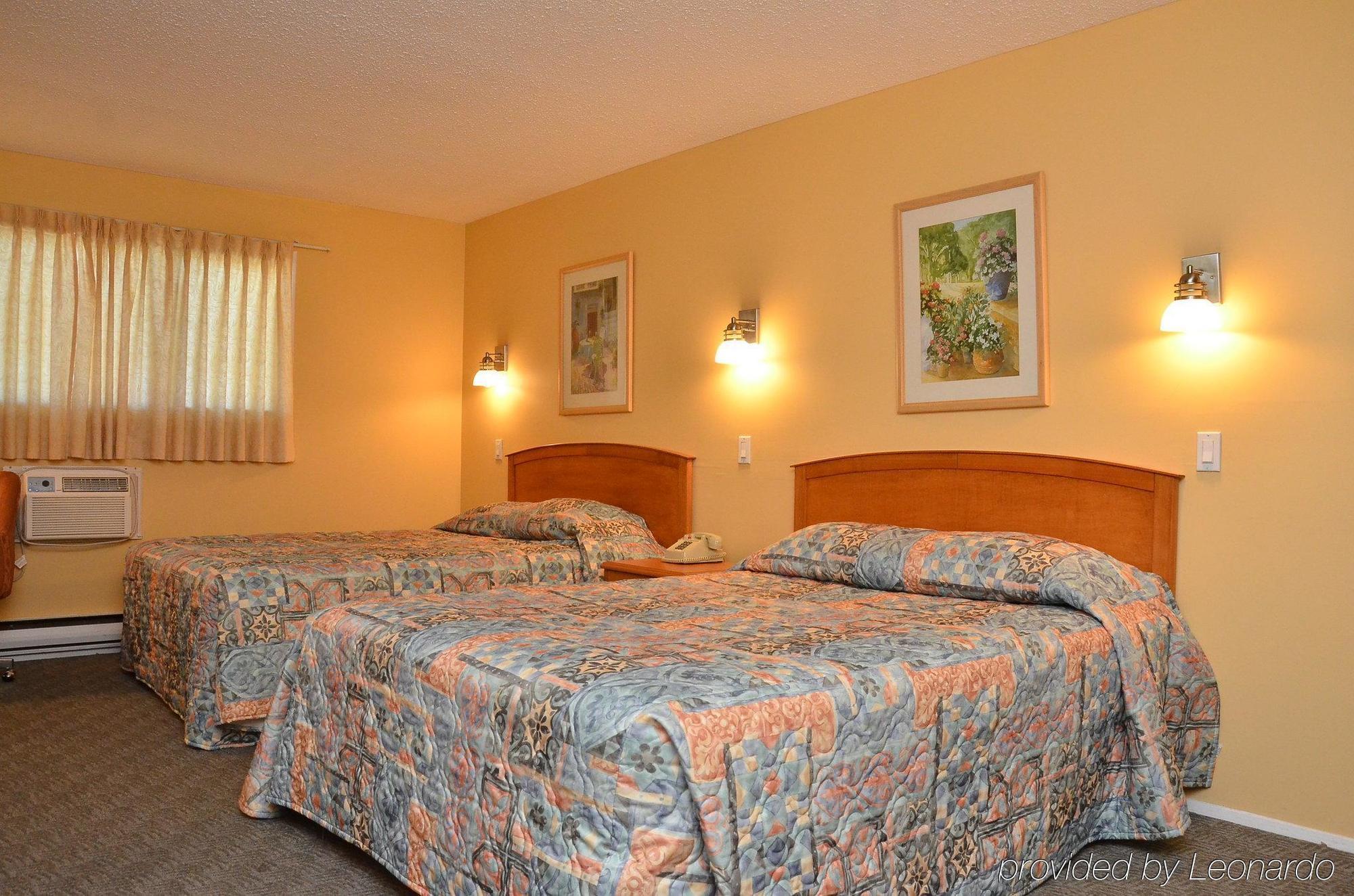 Canadas Best Value Inn Kelowna Szoba fotó
