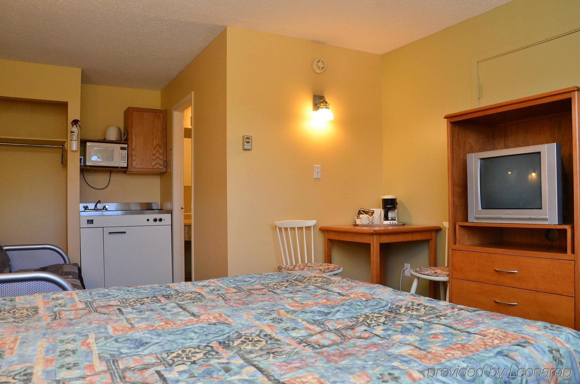 Canadas Best Value Inn Kelowna Kültér fotó