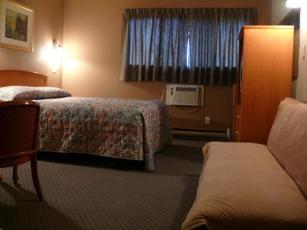 Canadas Best Value Inn Kelowna Kültér fotó