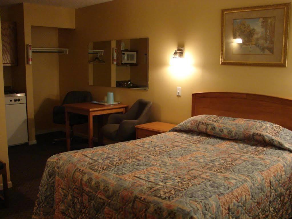 Canadas Best Value Inn Kelowna Kültér fotó
