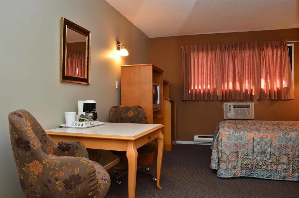 Canadas Best Value Inn Kelowna Kültér fotó