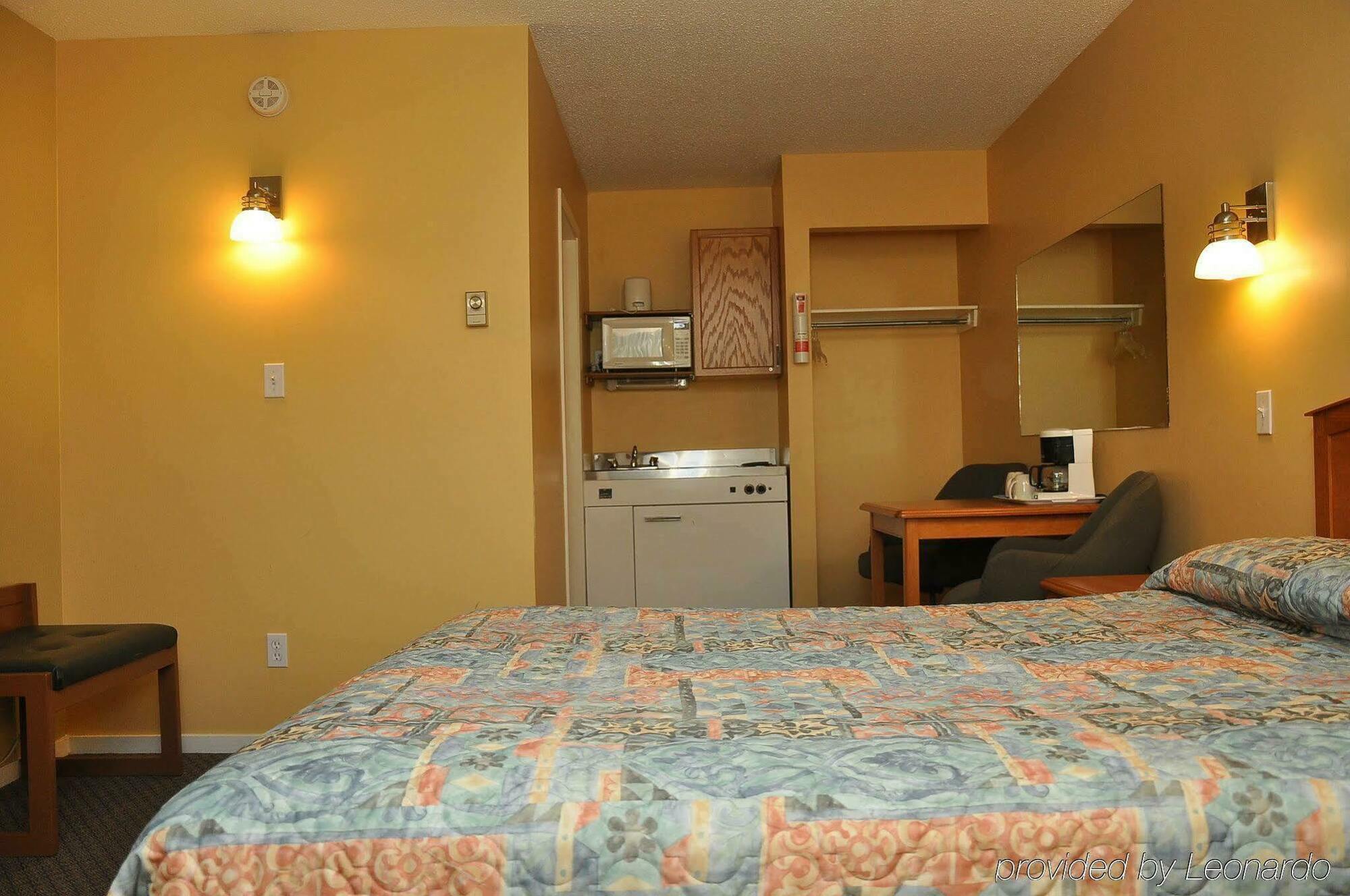 Canadas Best Value Inn Kelowna Kültér fotó