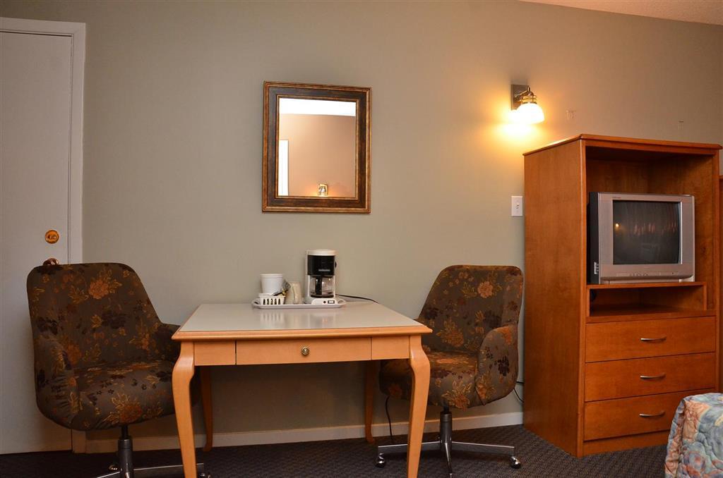 Canadas Best Value Inn Kelowna Szoba fotó
